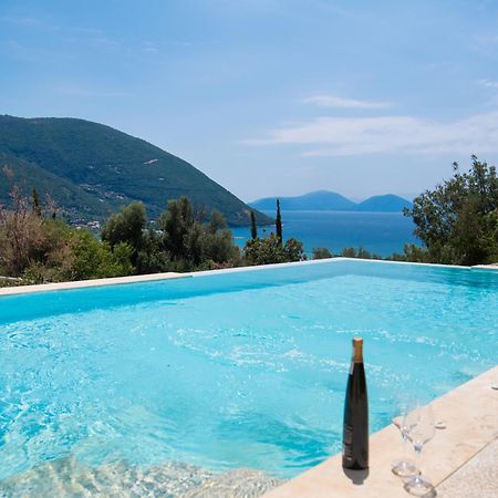 Calionas Suites Vasiliki  Ngoại thất bức ảnh