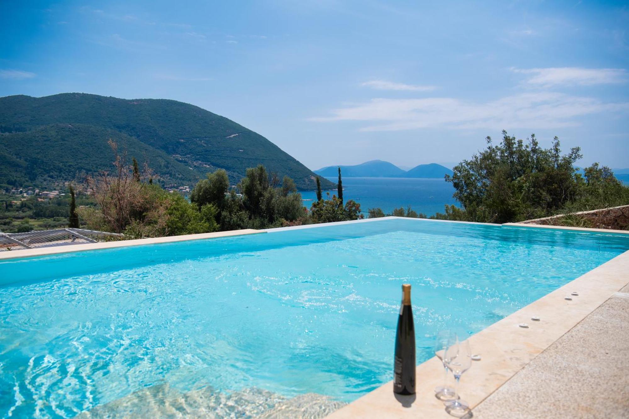 Calionas Suites Vasiliki  Ngoại thất bức ảnh