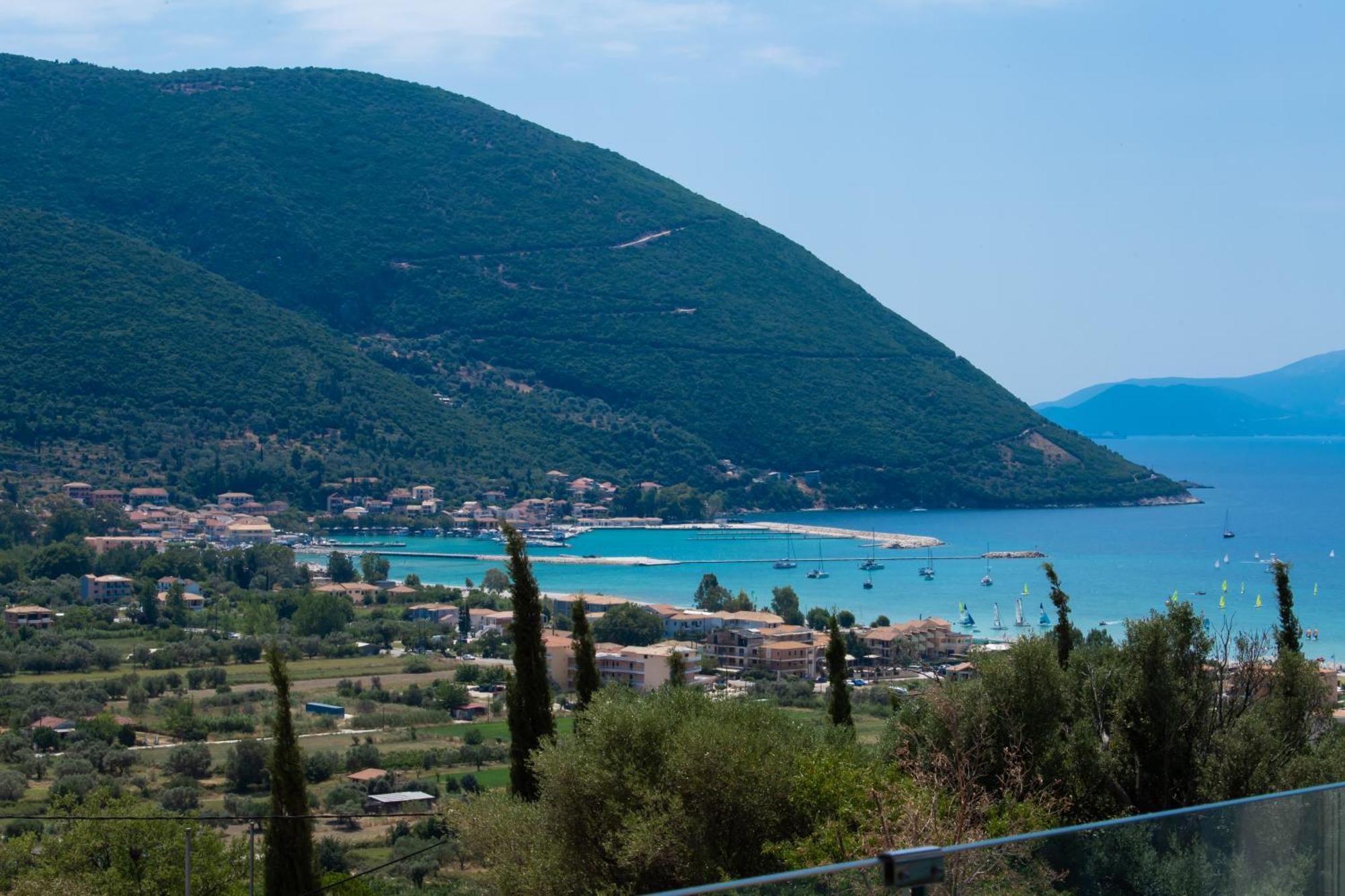 Calionas Suites Vasiliki  Ngoại thất bức ảnh